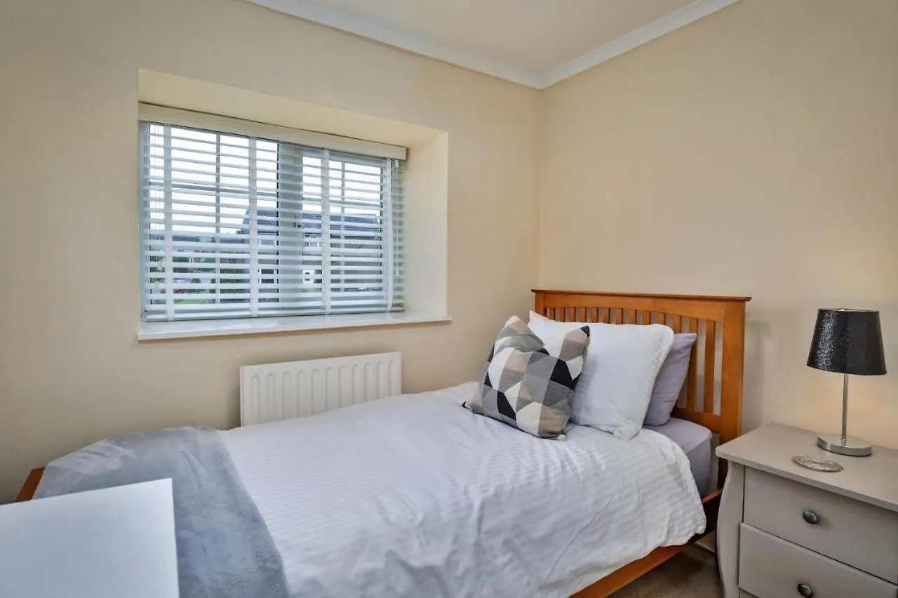 Three Bedroom Countryside Cottage Darley